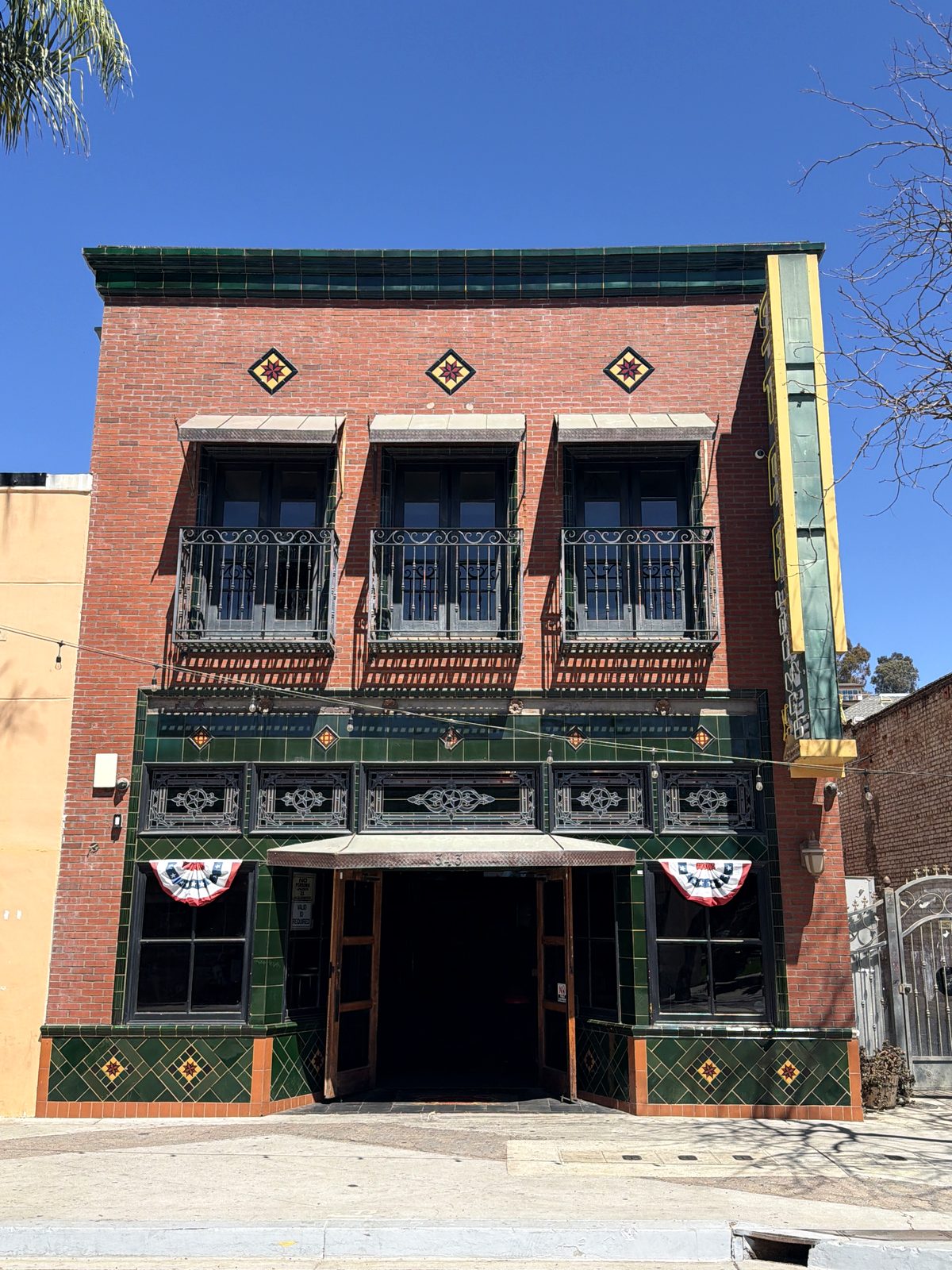 The Star Lounge on Main Street, Ventura, with its bottle-green tiled shopfront.